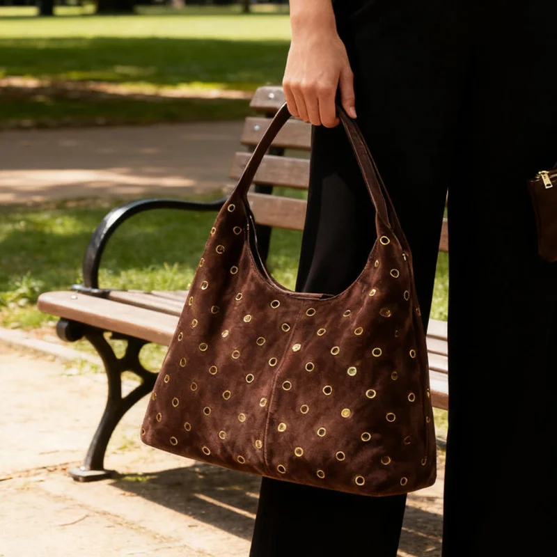 Bolso de mano con tachuelas de - Accordion Wallet Zip reseña y precio