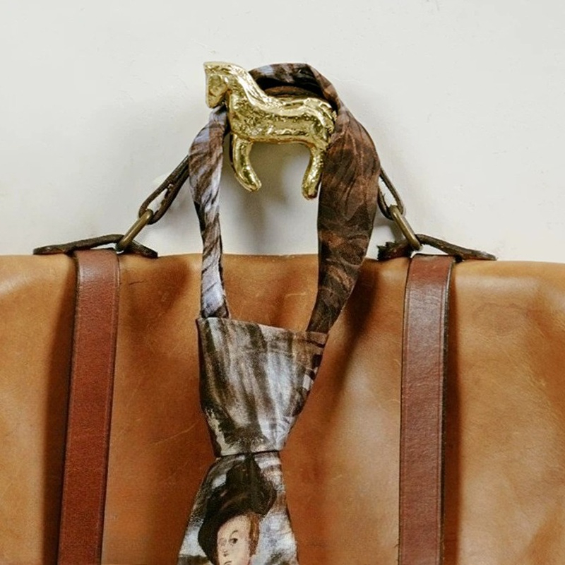 Colgador de Pared con Diseño d - Luxury Bags & Leather Repair Of Atlanta reseña y precio